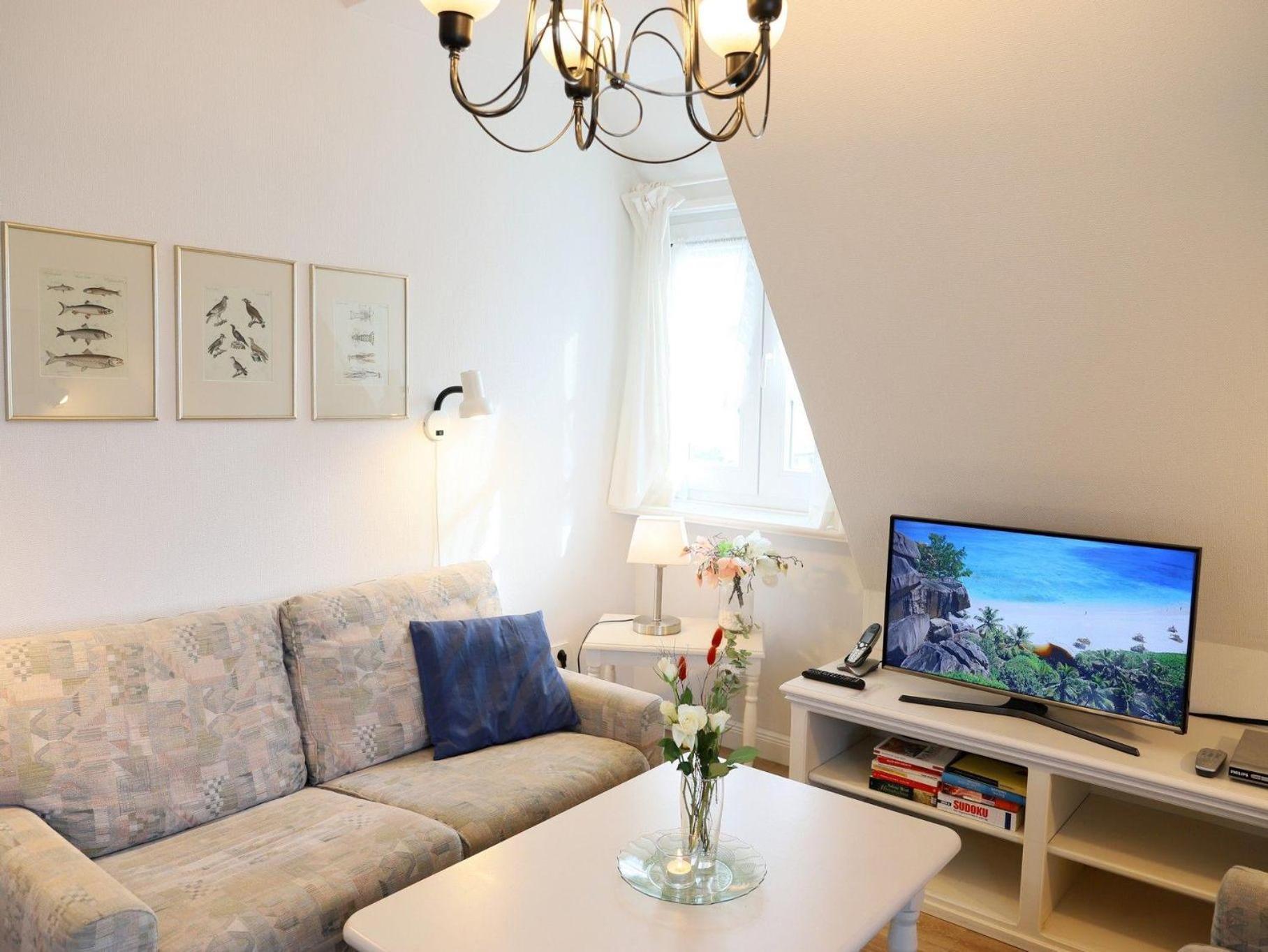 Friedrichshain Apartment: Central With Wi-fi And Parking Apartment