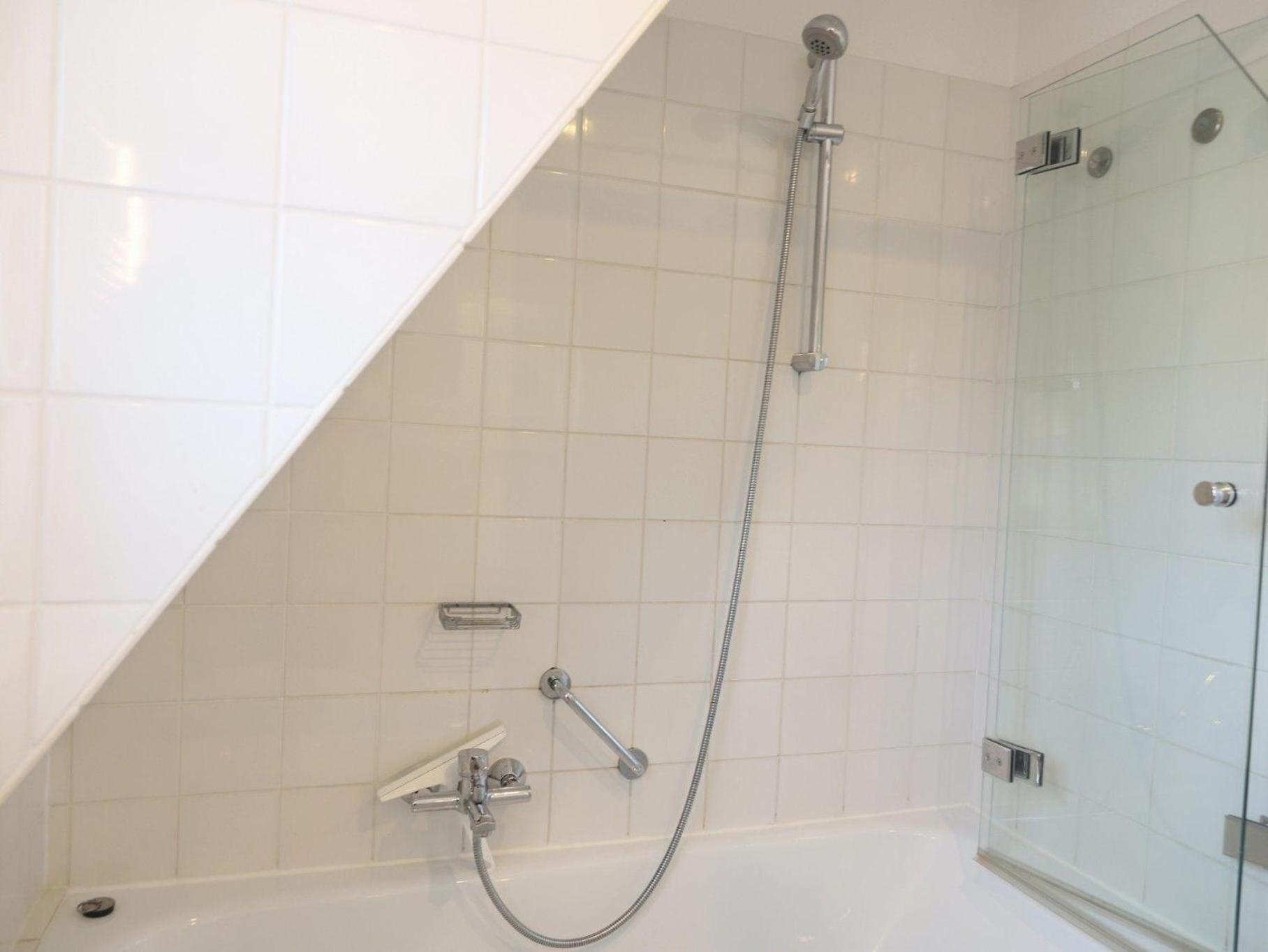 Friedrichshain Apartment: Central With Wi-fi And Parking Apartment *