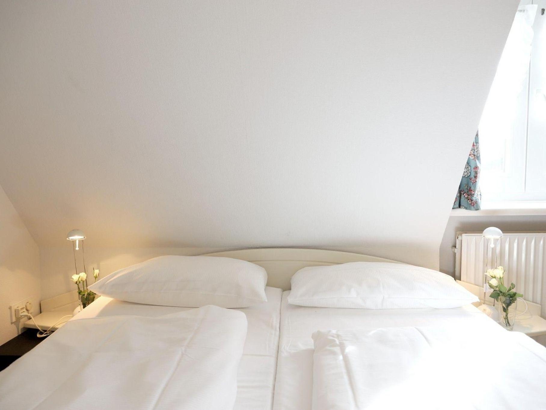 Friedrichshain Apartment: Central With Wi-fi And Parking *