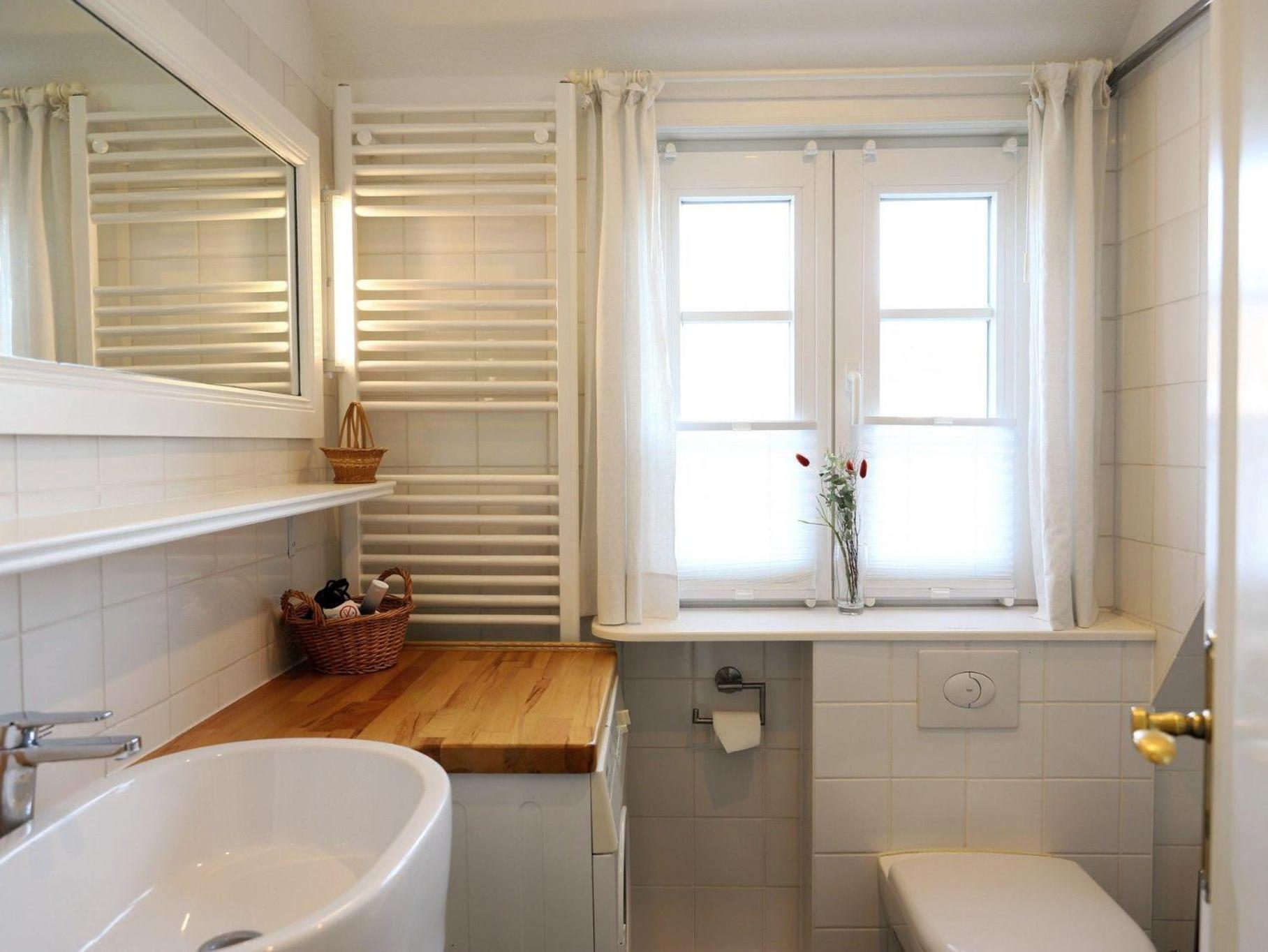Friedrichshain Apartment: Central With Wi-fi And Parking Apartment